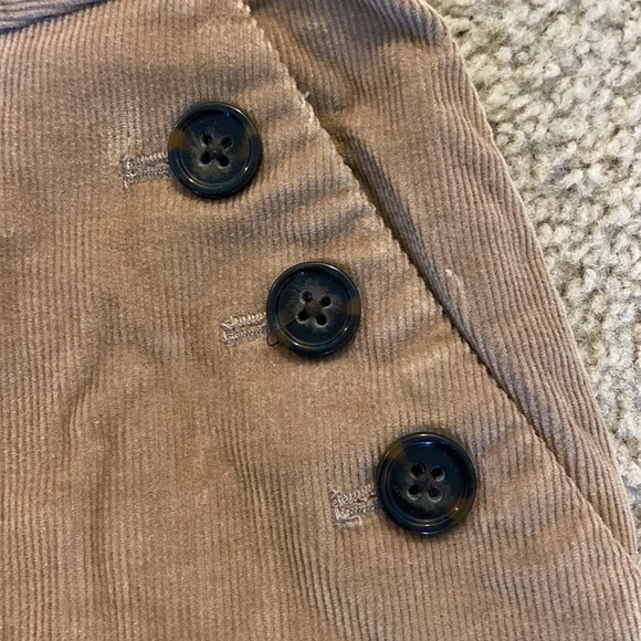 Banana Republic corduroy mini skirt, size 6! It’s a gorgeous shade of cinnamon. - Picture 4 of 6